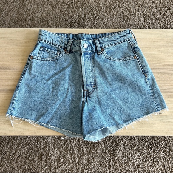H&M Jean Shorts - Picture 1 of 5